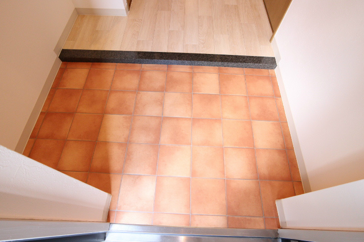 ホップス須磨 玄関