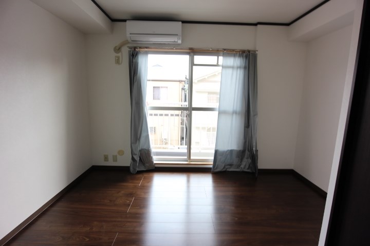 メゾンまほら ベッドルーム