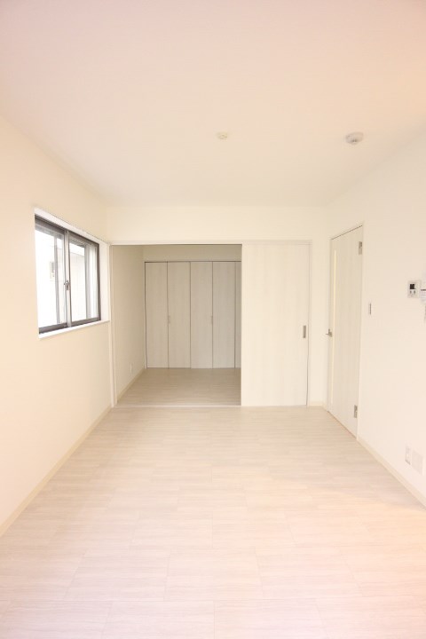 ルミエール西代Ｂ棟  リビング