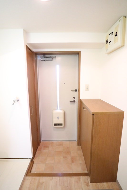 セリテ板宿 玄関