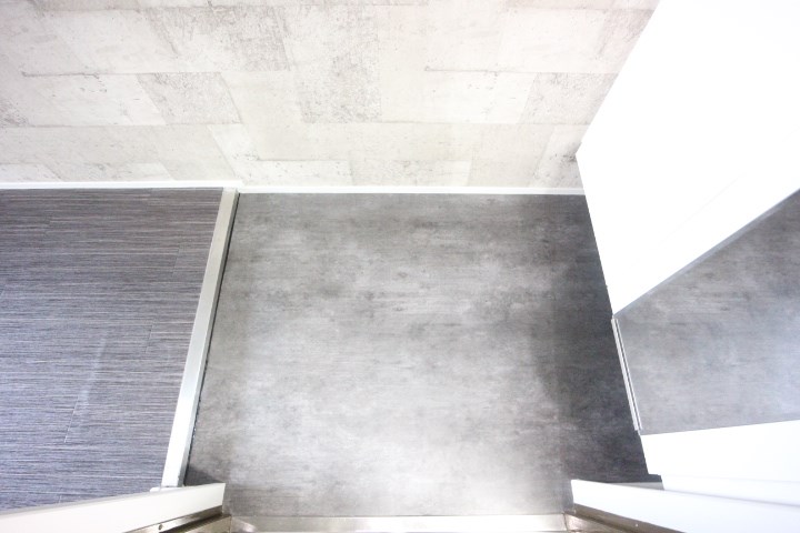 イースト西代 玄関