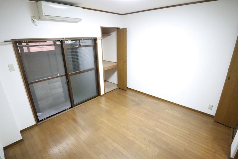 白川マンション ベッドルーム