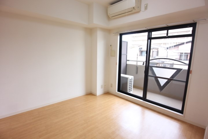 ロイヤル三ツ星Ⅱ ベッドルーム