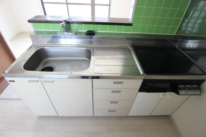 メゾン・ド・エミナンス キッチン