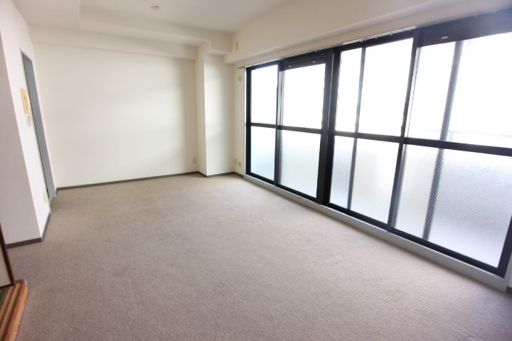 ロイヤル神戸池田広町 リビング