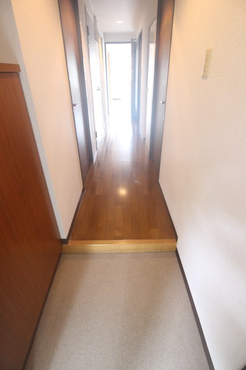 シティ南落合 玄関