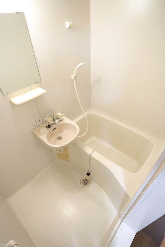 ベーラ・ドーモ・アキラ 風呂画像