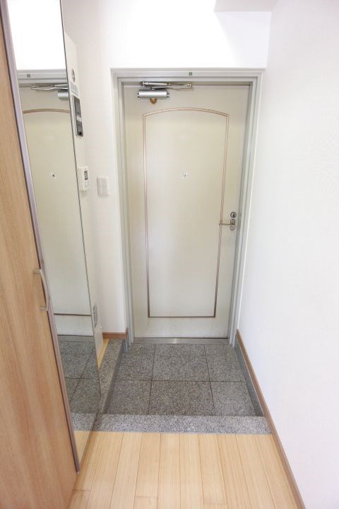 三國ビル 玄関