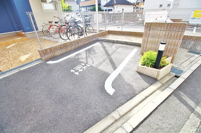 ハナミズキ 駐車場