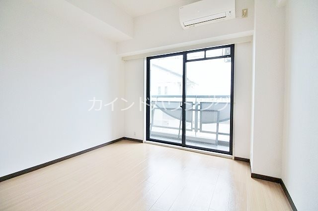 BASE-ONE貝塚 リビング