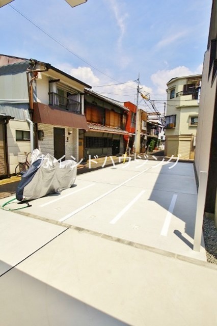 シャーメゾン千本 駐車場