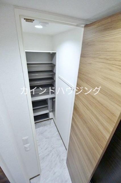 シャーメゾン千本 玄関