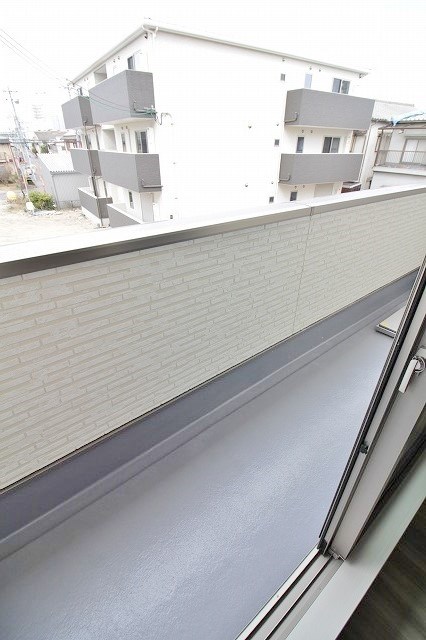 アドマス鶴原E棟 ベランダ