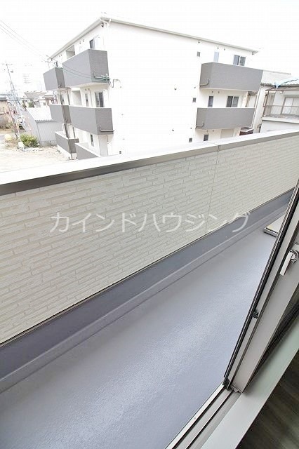 アドマス鶴原E棟  ベランダ