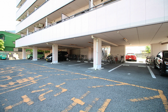ロジュマン泉佐野 駐車場