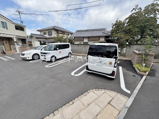 アムール日根野 駐車場