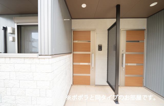 アムール日根野 玄関