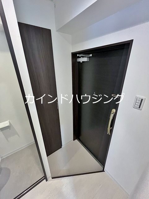 Nu岸里駅前 玄関