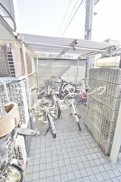 ライフ遠里小野 駐車場
