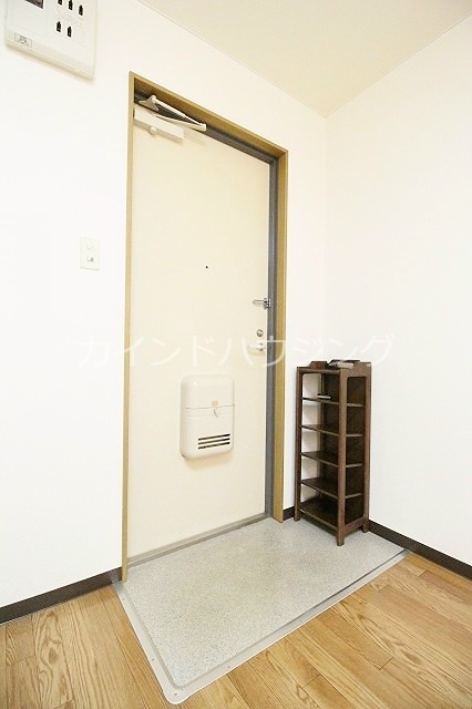 新川第5マンション 玄関