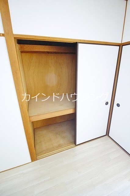 リアライズ北加賀屋 収納
