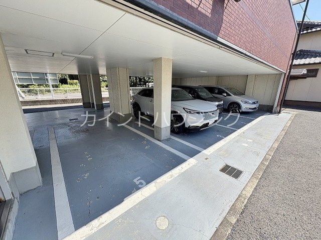 エスポワールSAKAI 駐車場
