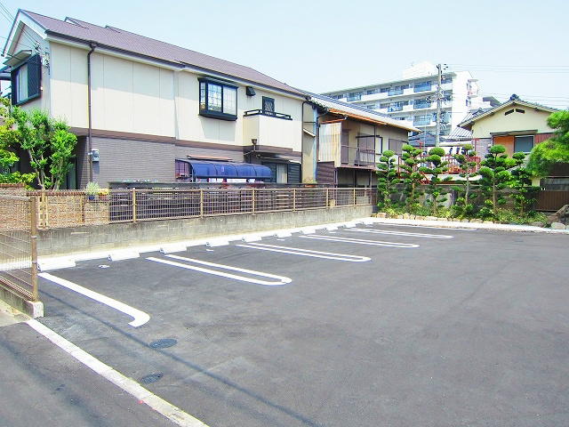 アビタシオン北町 駐車場