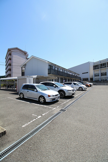 ペアーコート泉佐野ＡＢ棟  駐車場