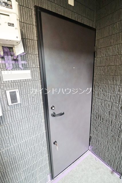 大阪府泉佐野市鶴原３丁目 玄関