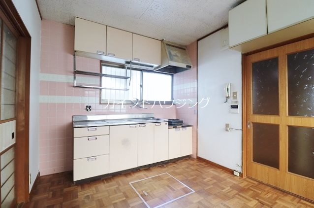 大阪府阪南市和泉鳥取890-7 リビング