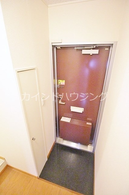 レオパレスみのり 玄関