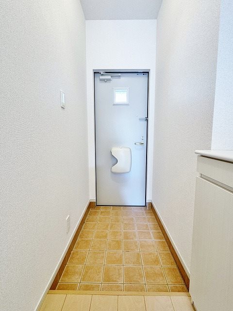 大阪府泉南市岡田６丁目 玄関