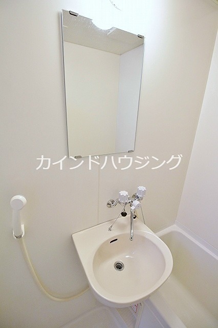 レオパレスロフォス 洗面所