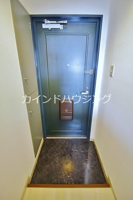 シャトレーヌ北島 玄関