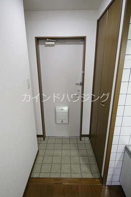 ペアーコート泉佐野ＡＢ棟  玄関