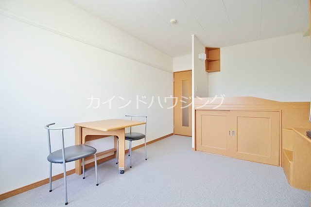 レオパレスエクセレント3号館 リビング