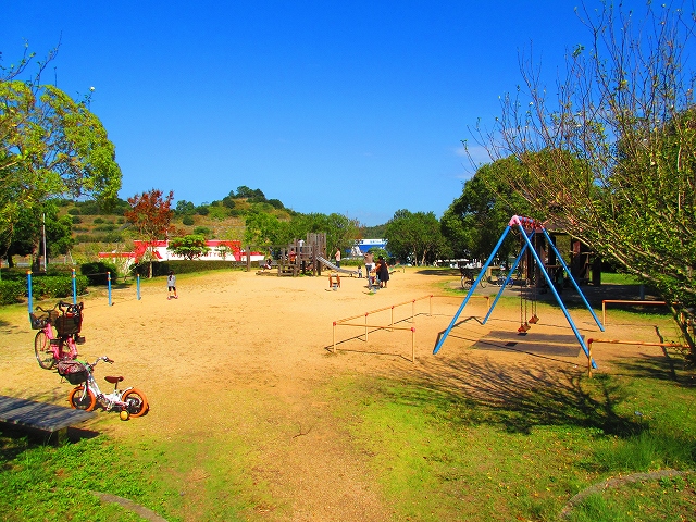 箱作アパート 公園