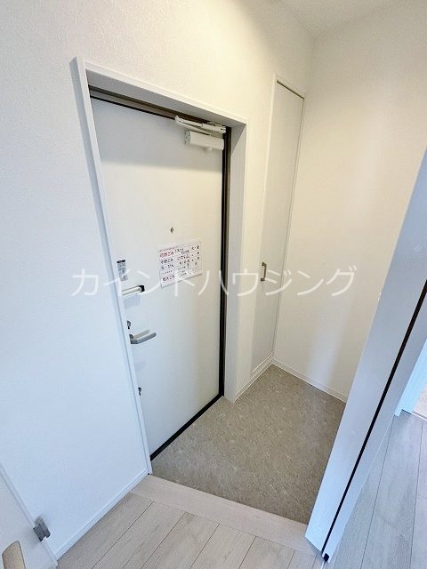 Raffine貝塚 玄関