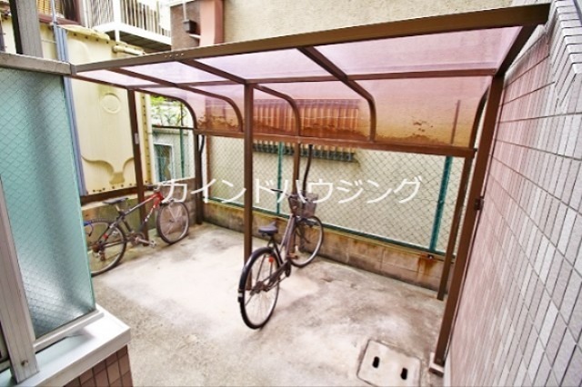 コォンパーニュ・マルミ 駐車場