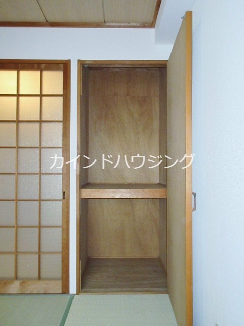 遠里小野728ハイツ 収納