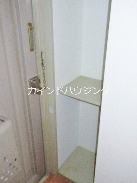 遠里小野728ハイツ 収納