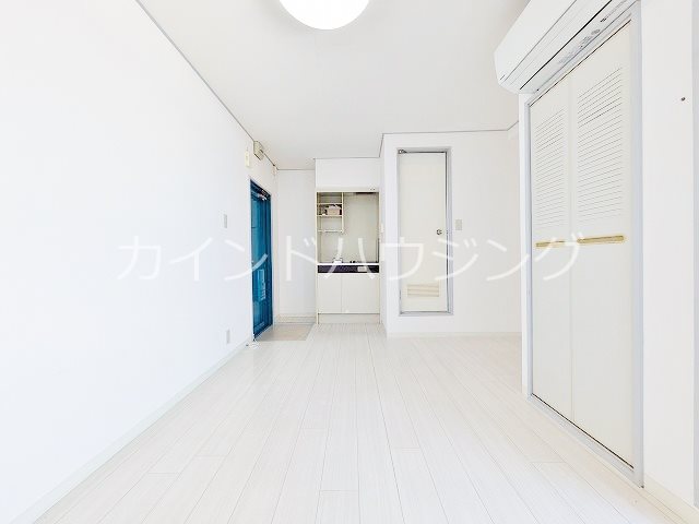 キューブ西加賀屋 リビング