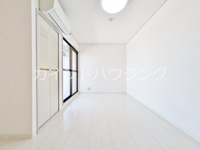 キューブ西加賀屋 リビング