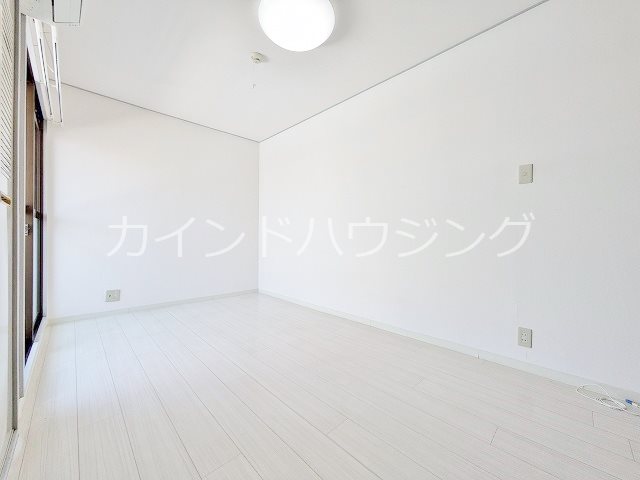 キューブ西加賀屋 ベッドルーム