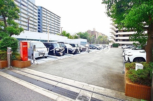 クリアクレセント住之江 駐車場
