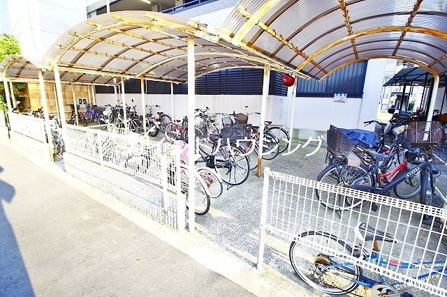 アグレアブル御崎 駐車場