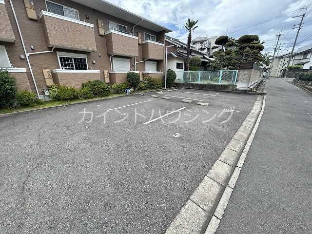 エフ・ビヤン 駐車場
