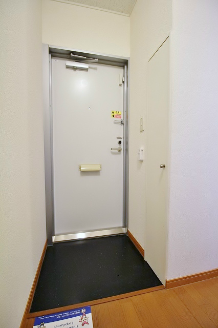 レオパレスクレール 玄関
