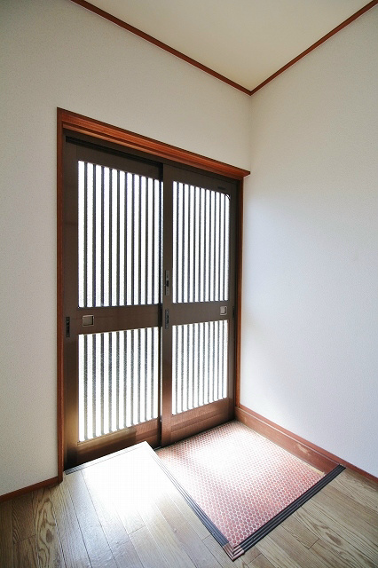 三和ハイツ羽倉崎 玄関