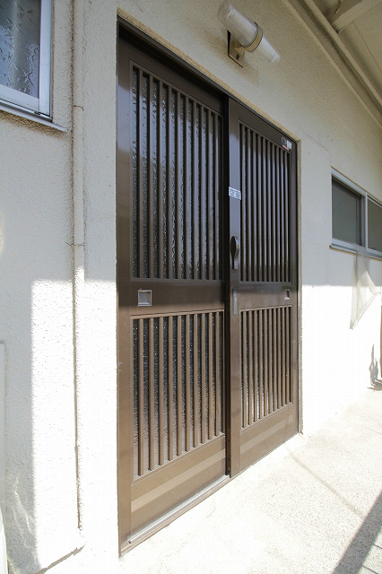 三和ハイツ羽倉崎 玄関